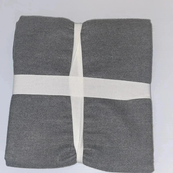 POTTERY BARN Accent Reversible Throw / Blanket Gray - NWT NEW - Picture 4 of 6